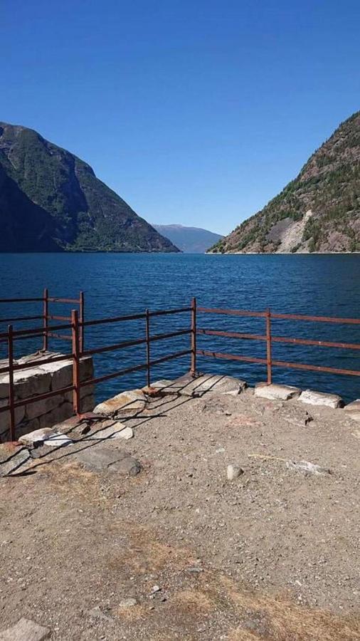 Appartamento Hillegard Lærdalsøyri Esterno foto
